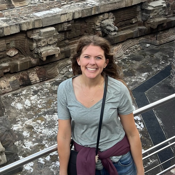 Meet your Posher, Brita - Picture 1 of 2